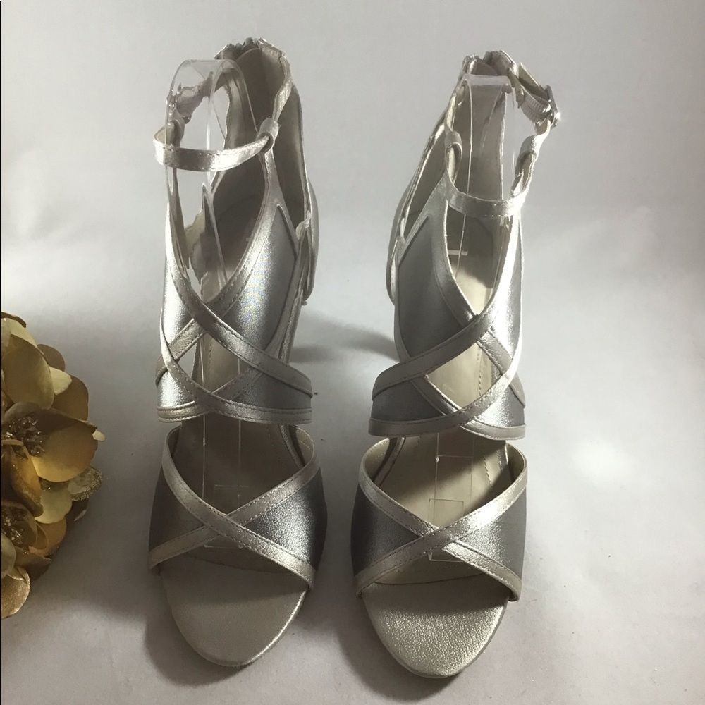 Rialto gray satin heel size 7